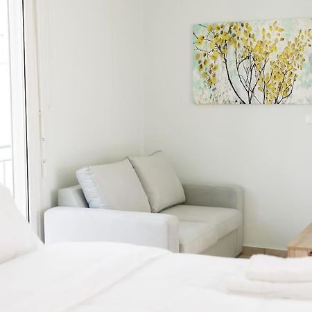 Adorable Sunny Studio With Private Balcony I Афины Экстерьер фото