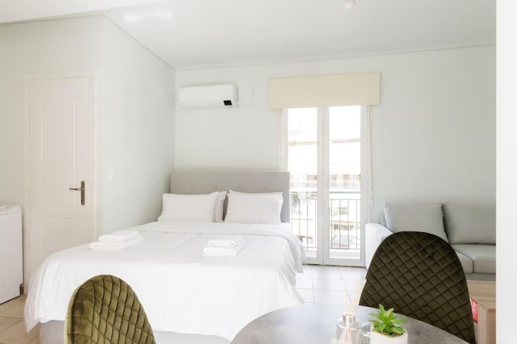 Adorable Sunny Studio With Private Balcony I Афины Экстерьер фото
